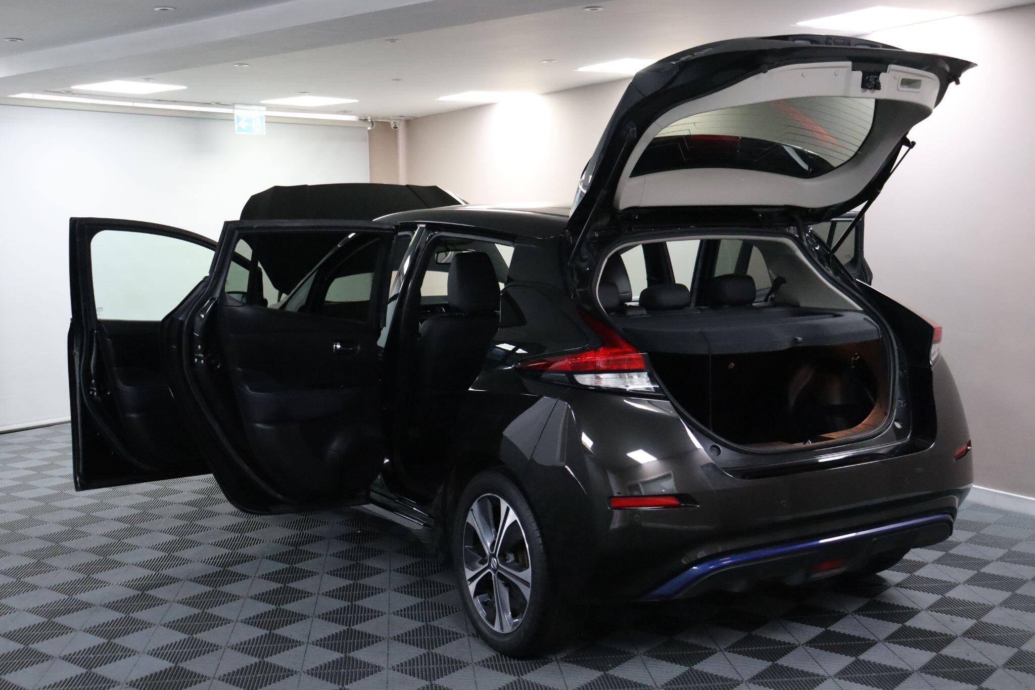 Nissan Leaf view 21
