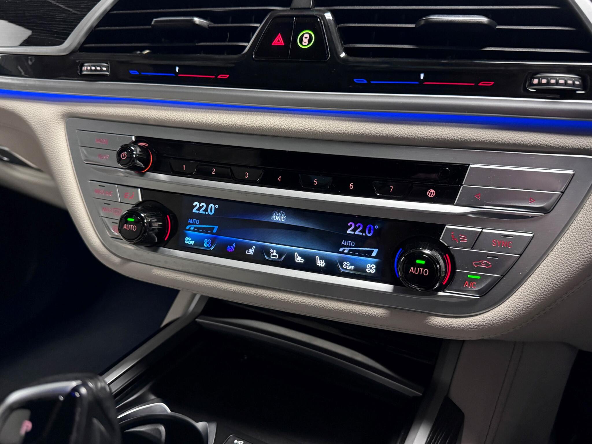 BMW 7 Series view 39