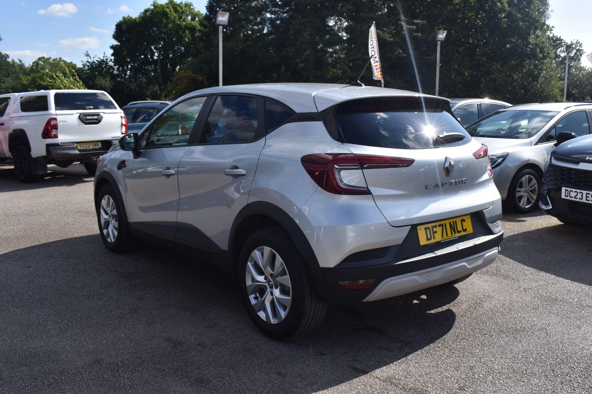 Captur - 1.3 TCe Iconic EDC Euro 6 (s/s) 5dr - Image 8