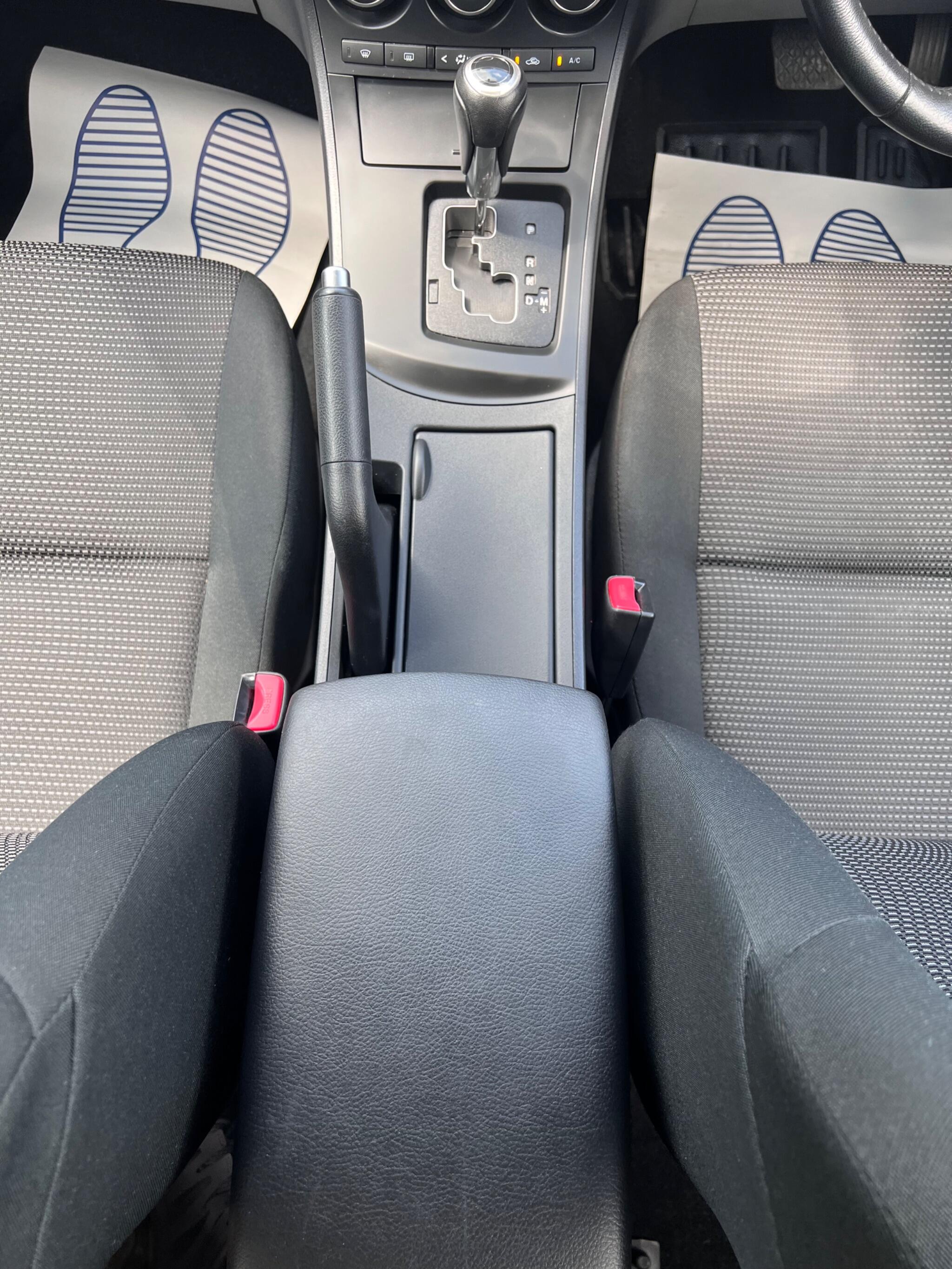 Mazda Mazda3 view 38