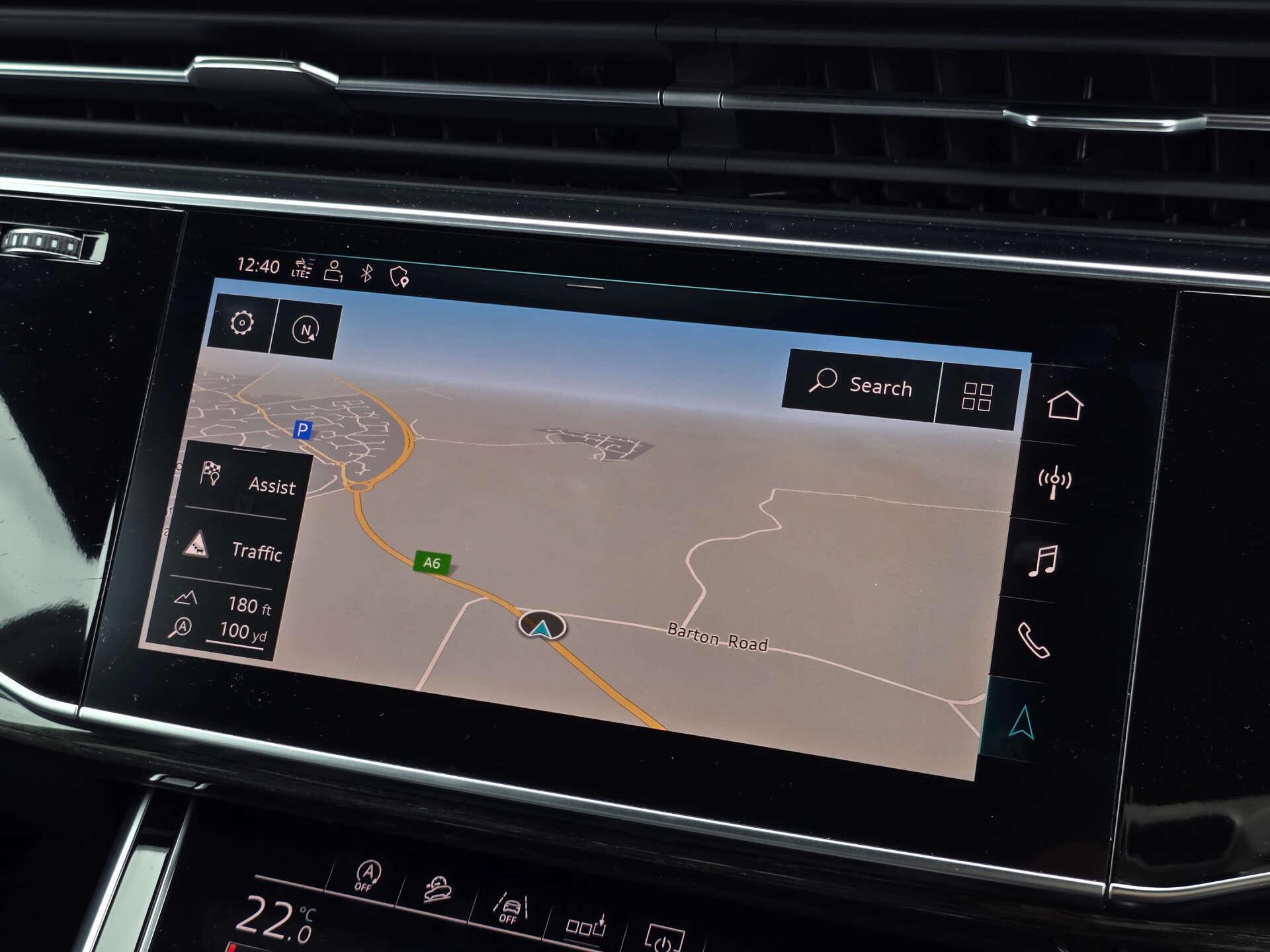 Audi Q8 view 35
