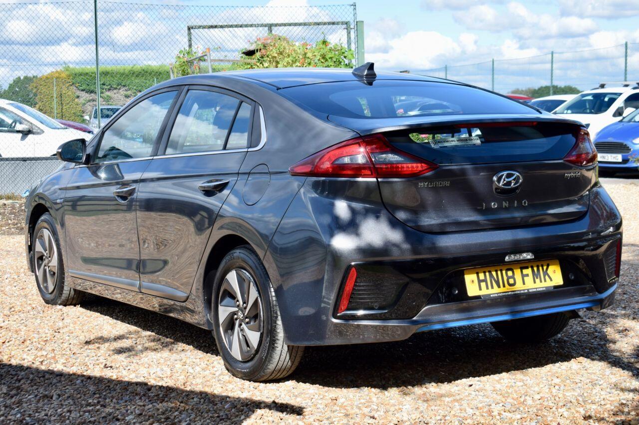 Hyundai Ioniq view 8