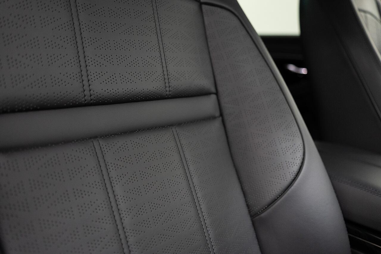 Land Rover Range Rover Evoque view 5
