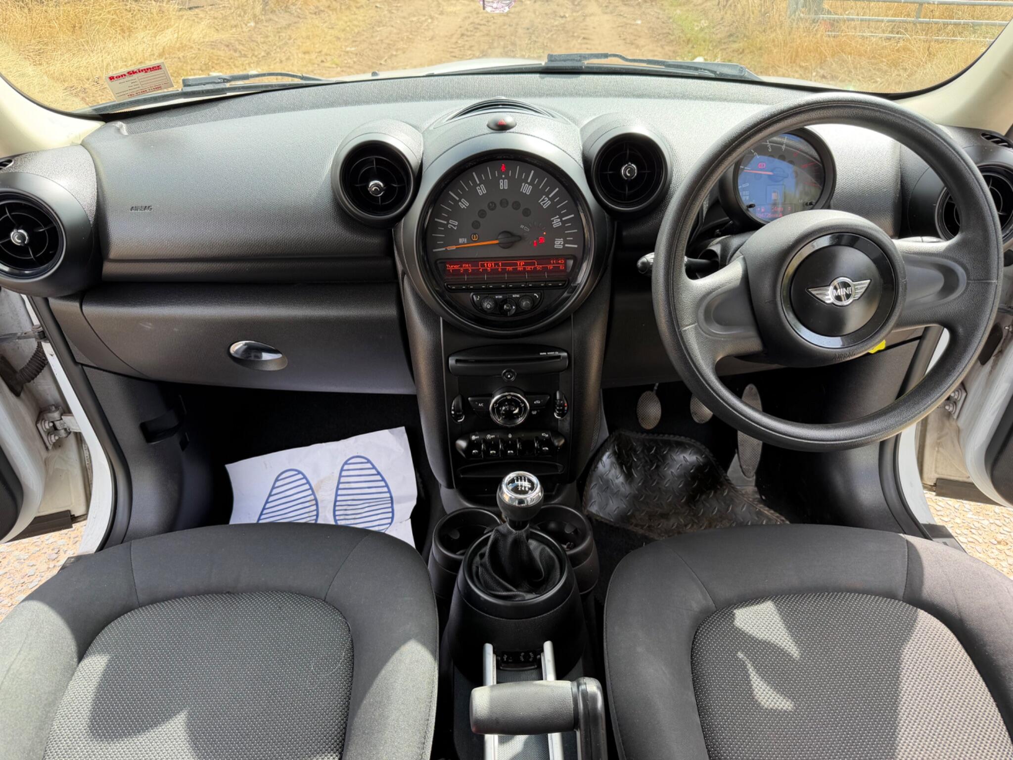 Mini Countryman view 3