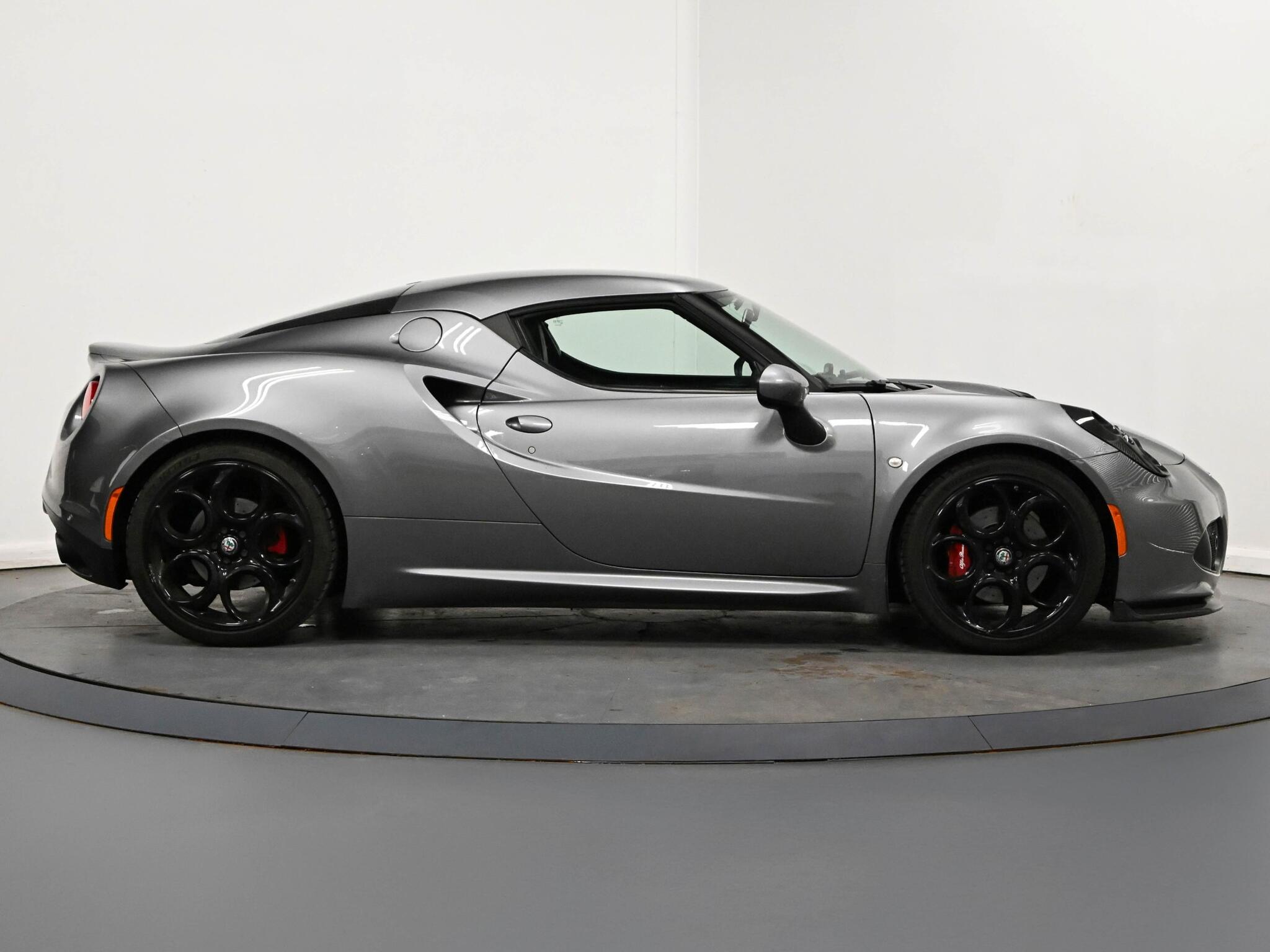 Alfa Romeo 4c view 17
