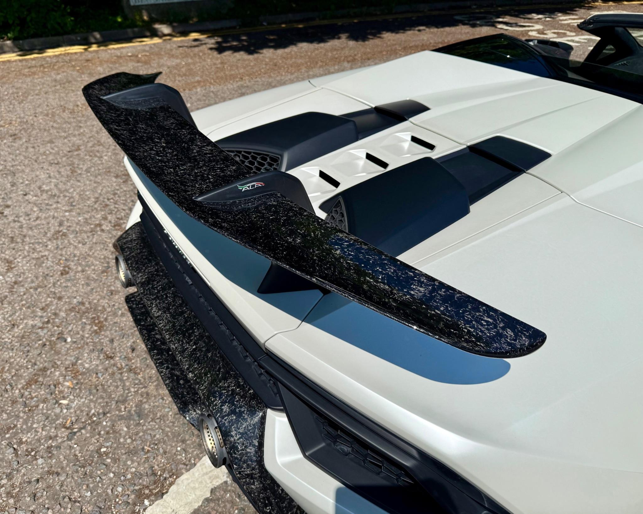 Lamborghini Huracan view 29