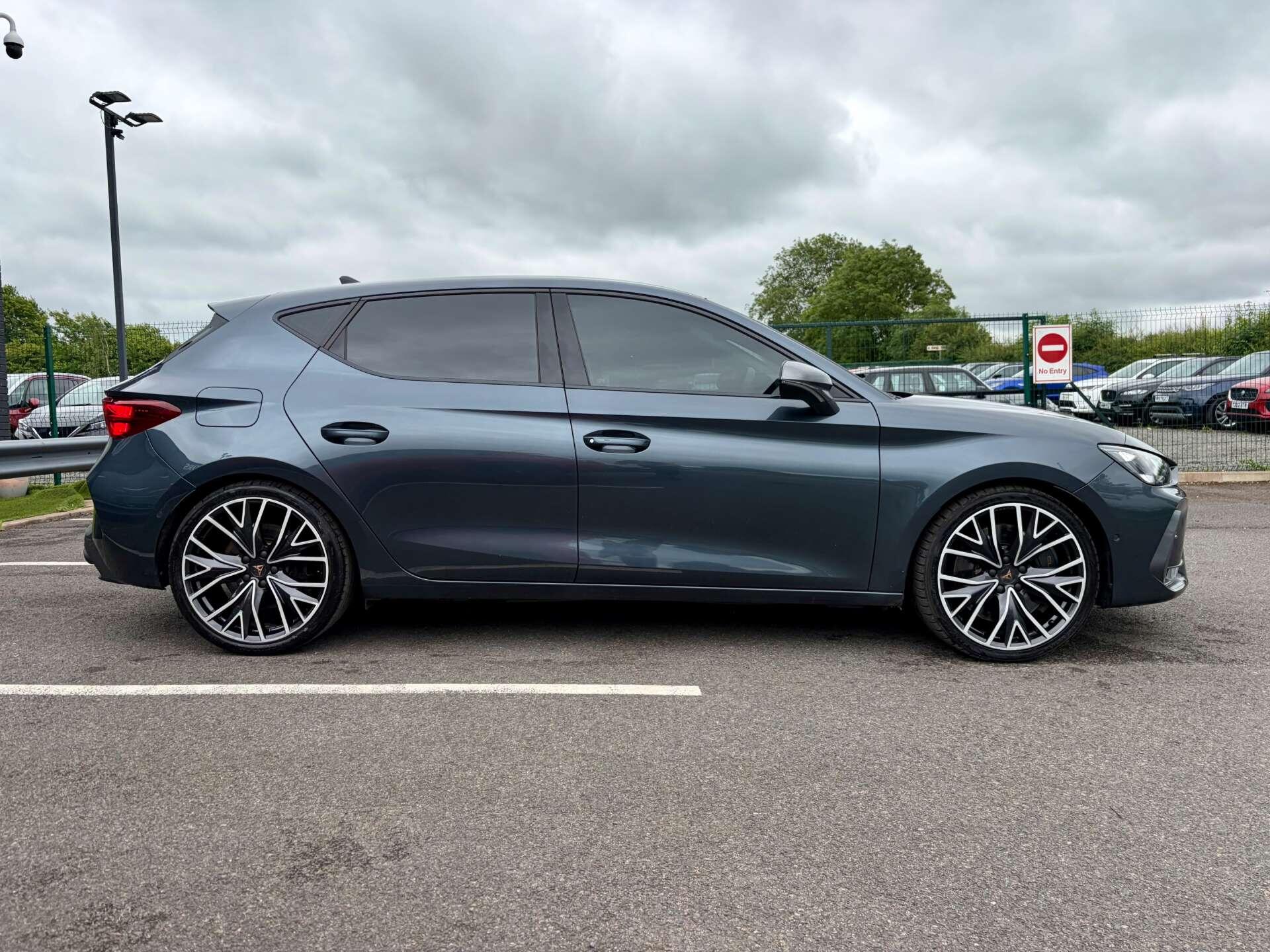 Cupra Leon view 9