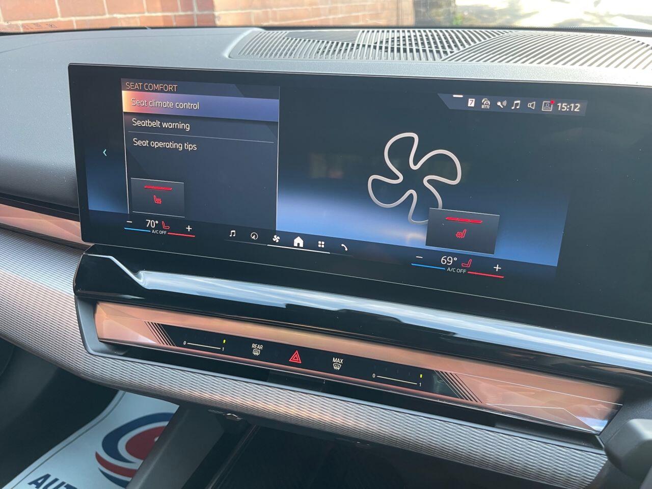 BMW 5 Series view 15