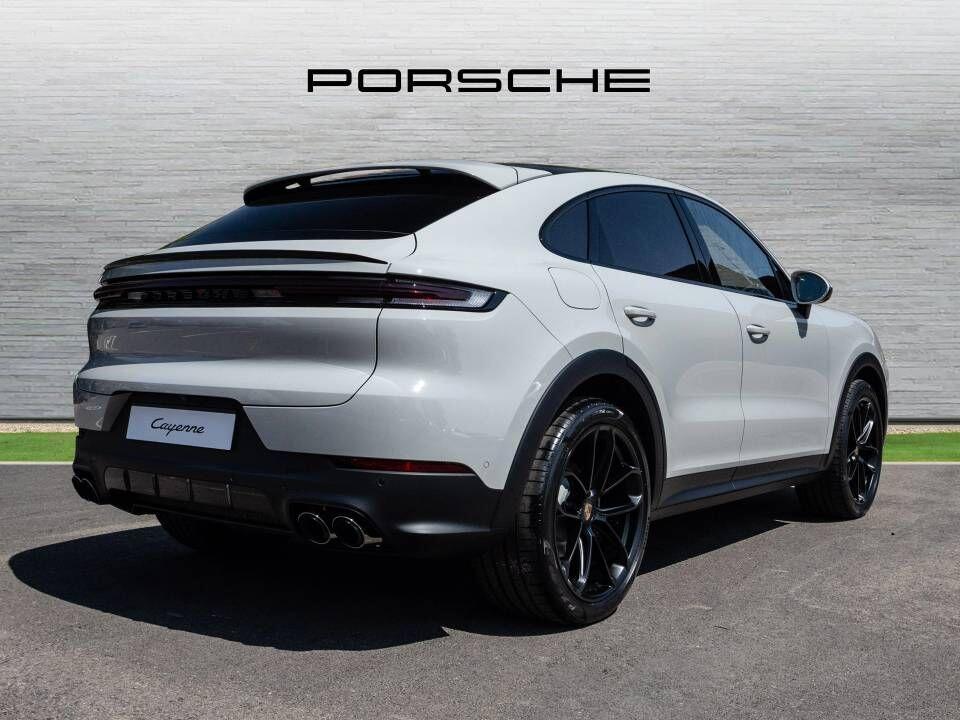 Porsche Cayenne view 43