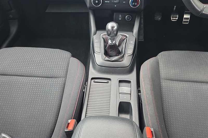 Ford Focus view 14