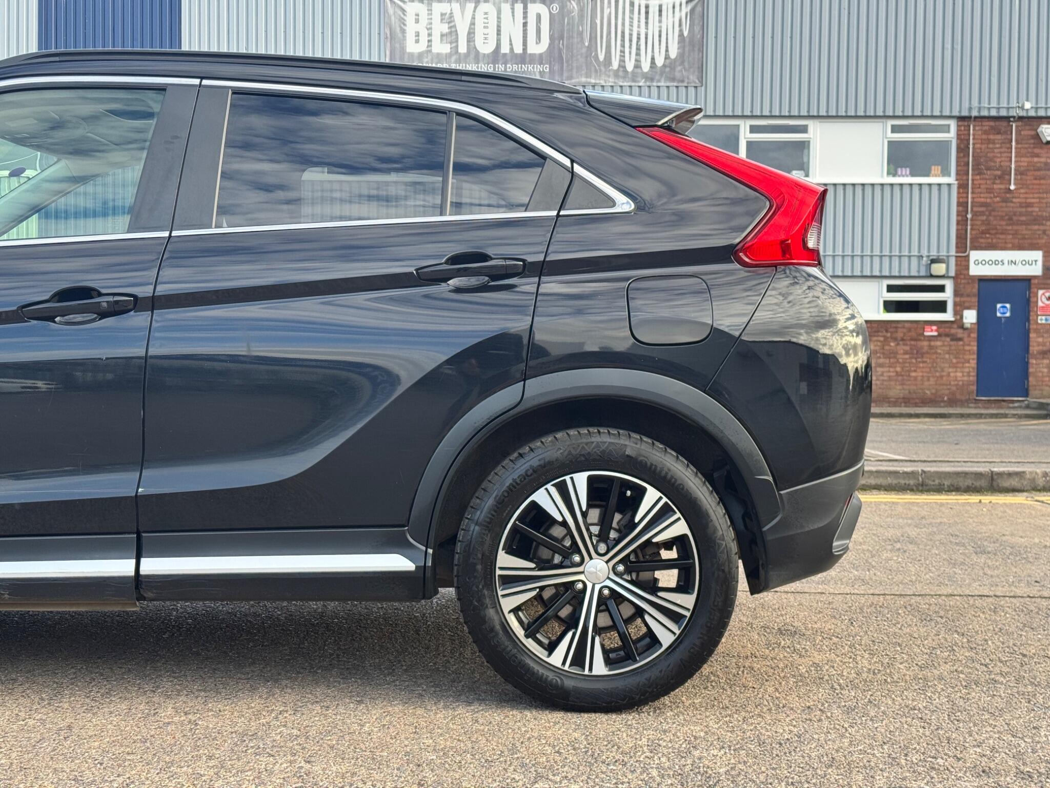 Mitsubishi Eclipse Cross view 42