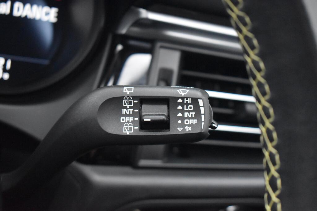 Porsche Macan view 81