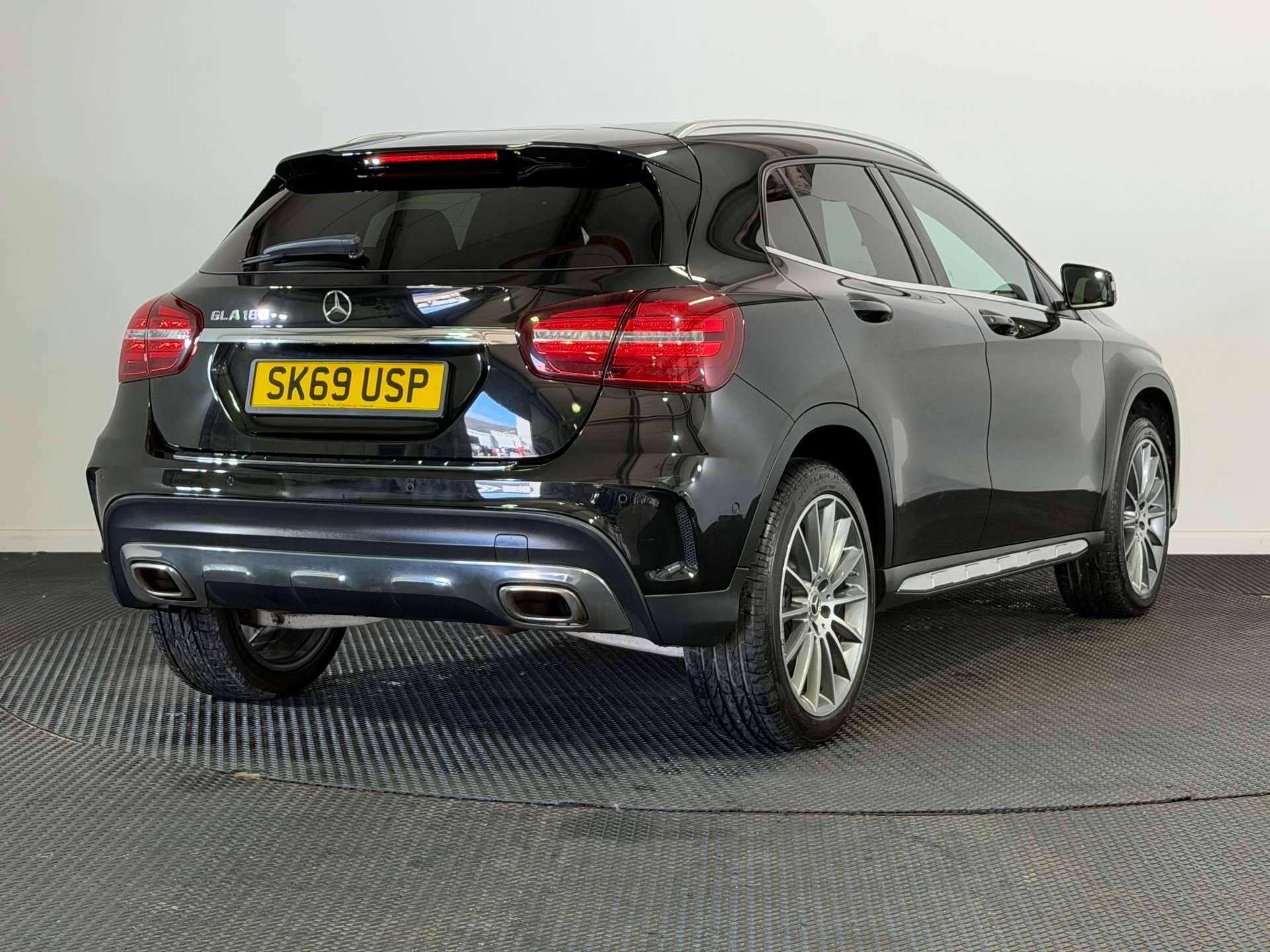 Mercedes-Benz GLA view 7