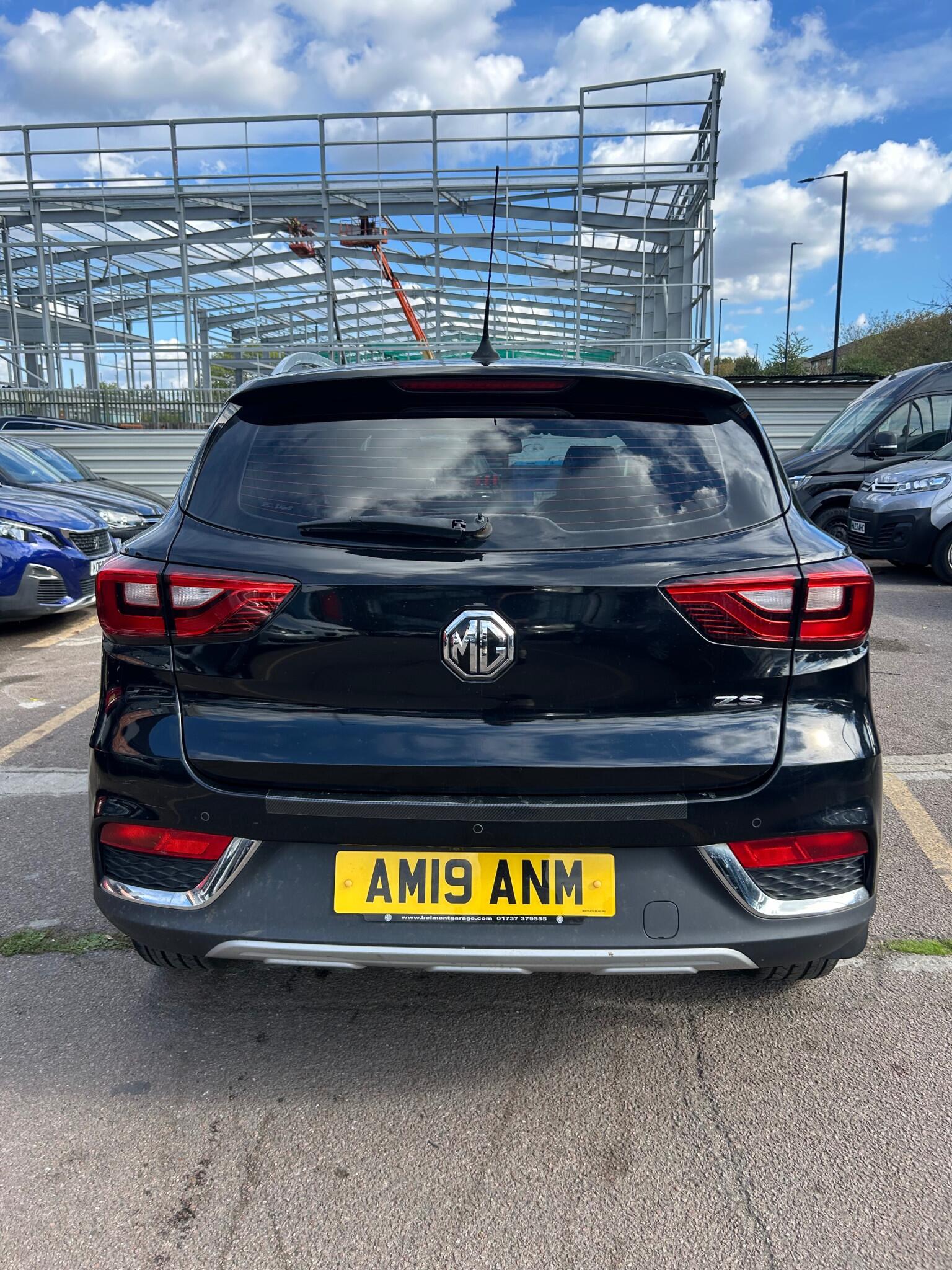 MG ZS view 4