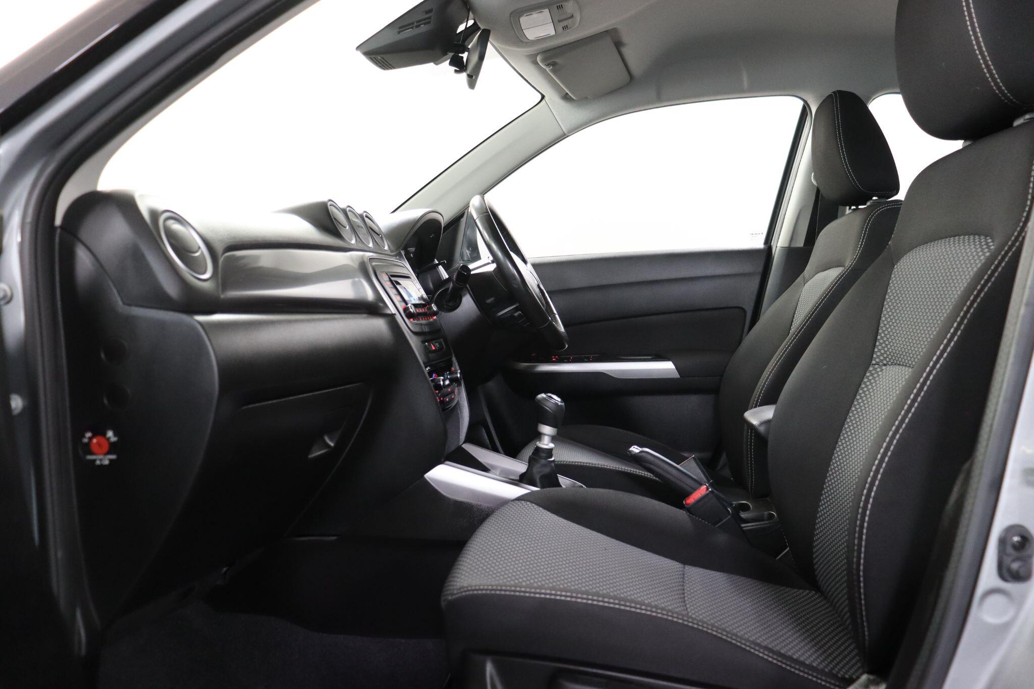 Suzuki Vitara view 40