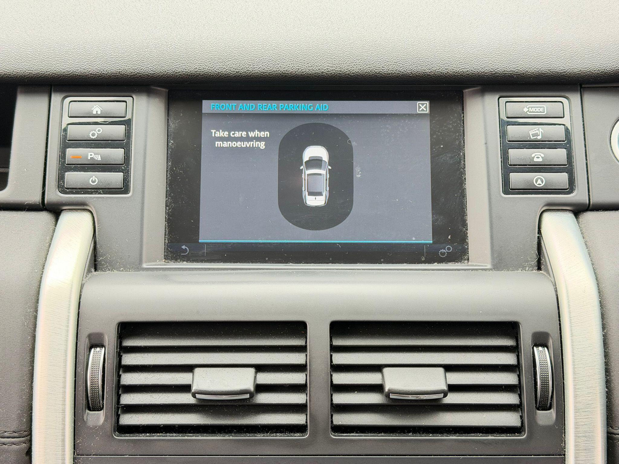 Land Rover Discovery Sport view 25