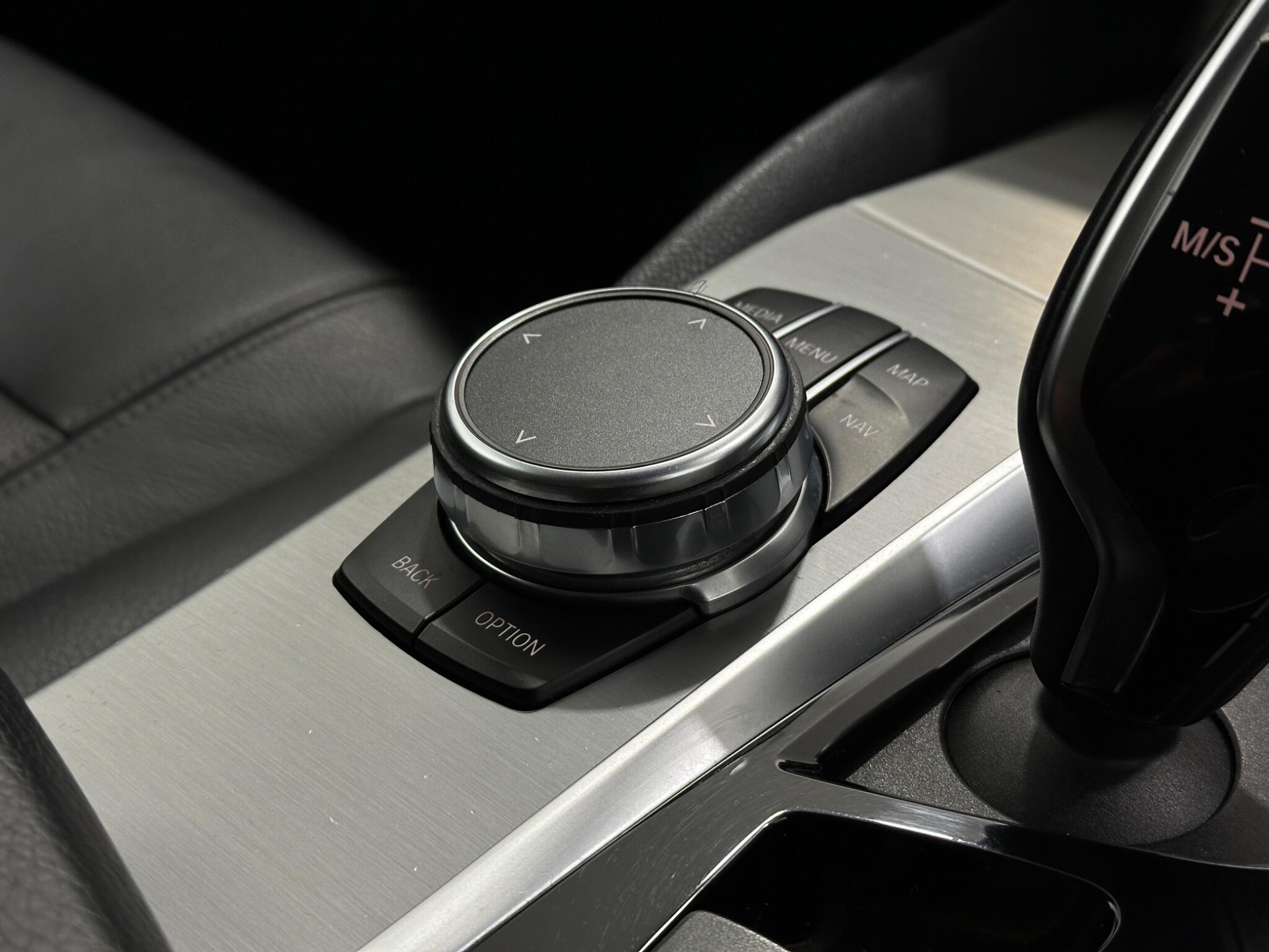 BMW 5 Series view 22