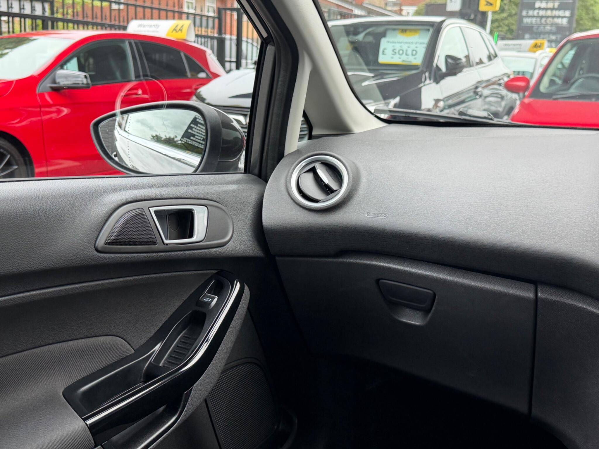 Ford Fiesta view 35