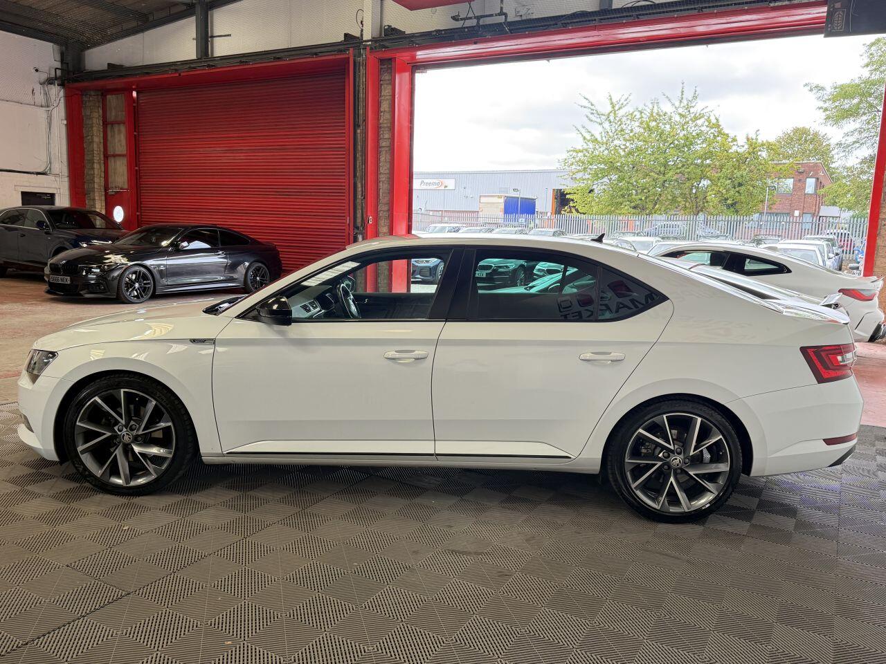 Skoda Superb view 6