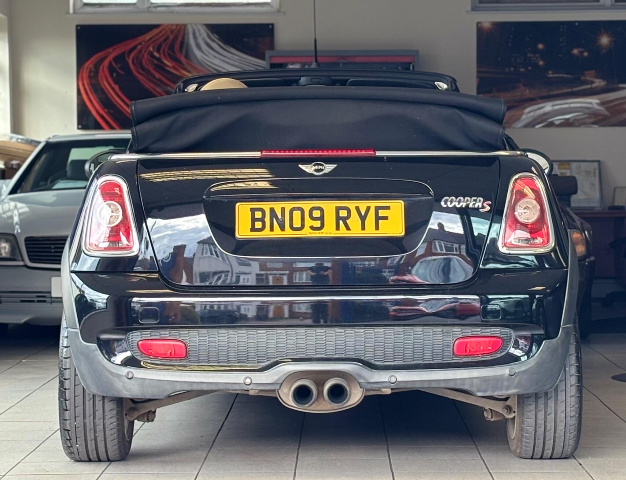 Mini Convertible view 9