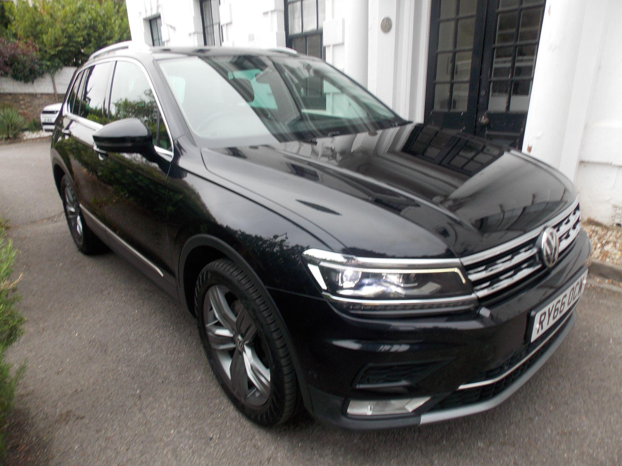 Volkswagen Tiguan view 12