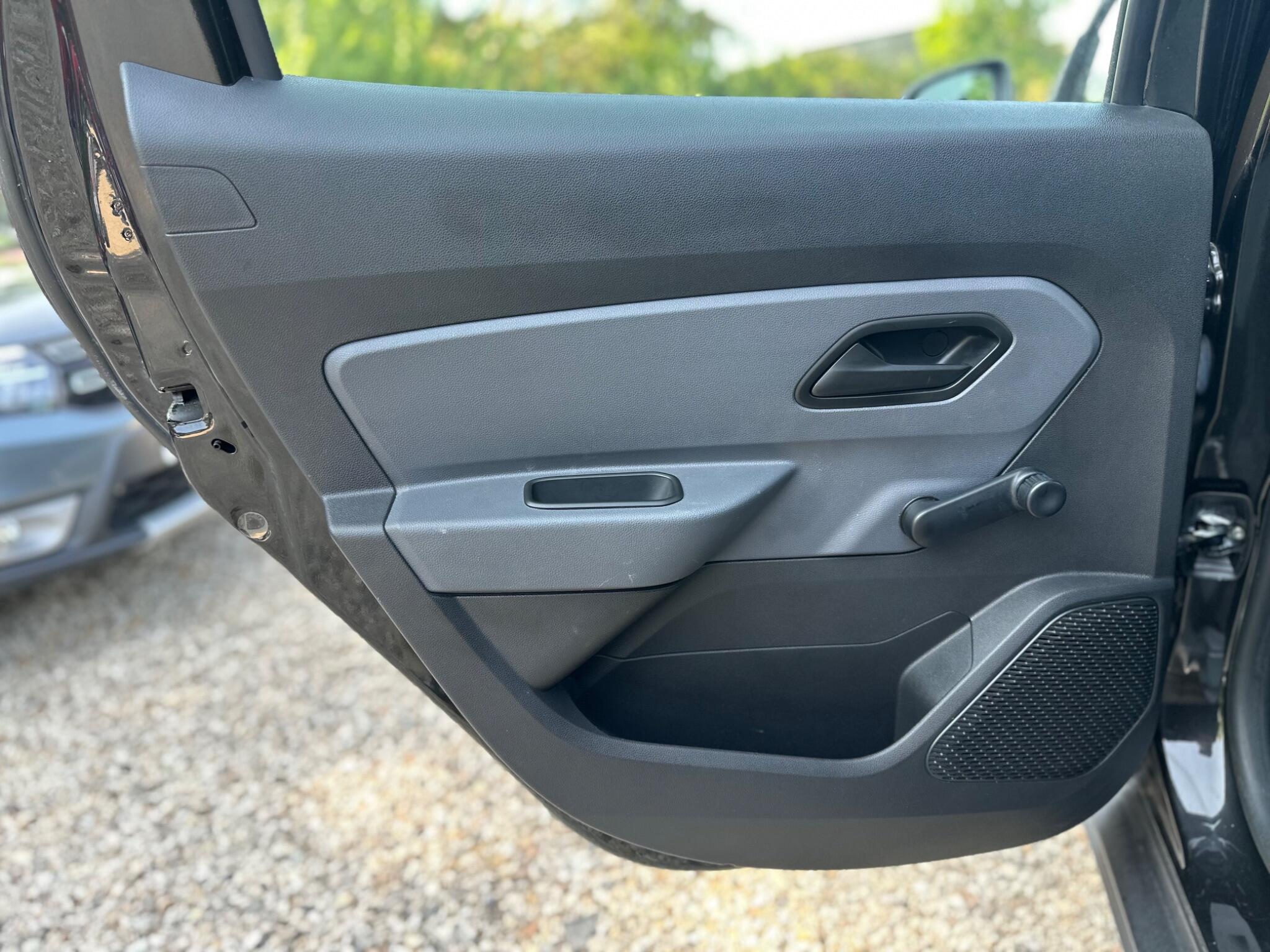 Dacia Duster view 52
