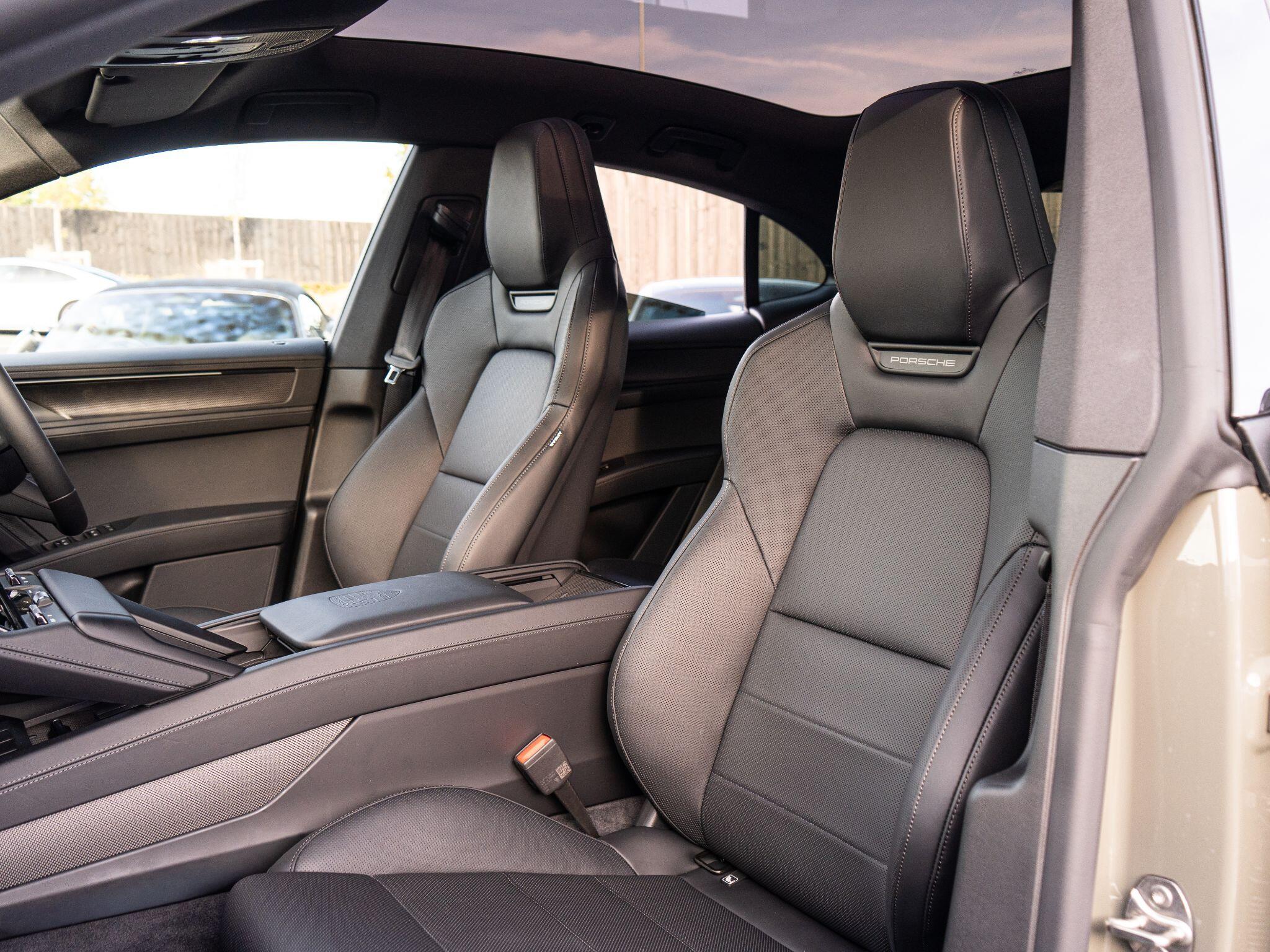 Porsche Cayenne view 24