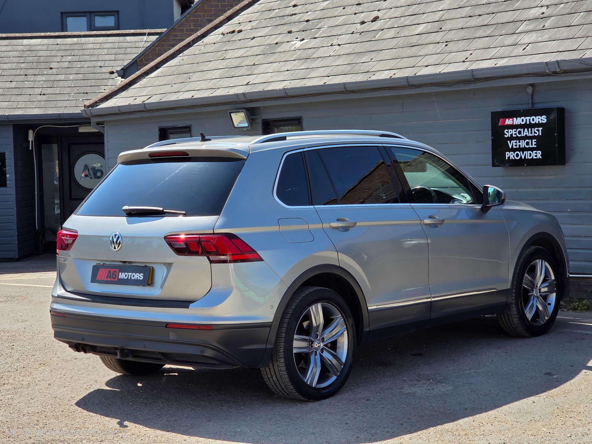 Volkswagen Tiguan view 11