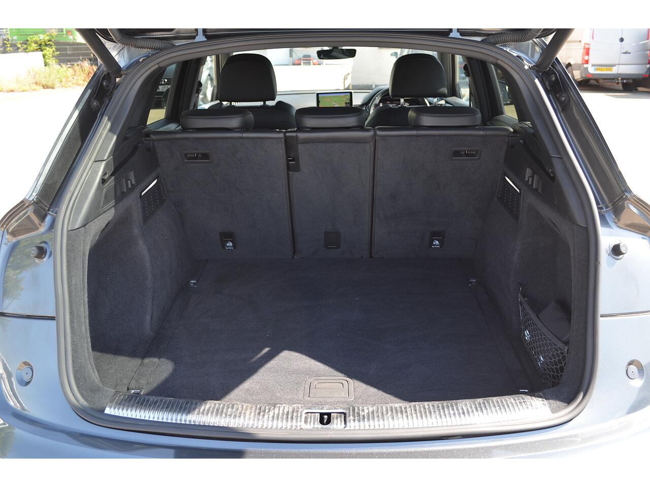 Audi SQ5 view 38