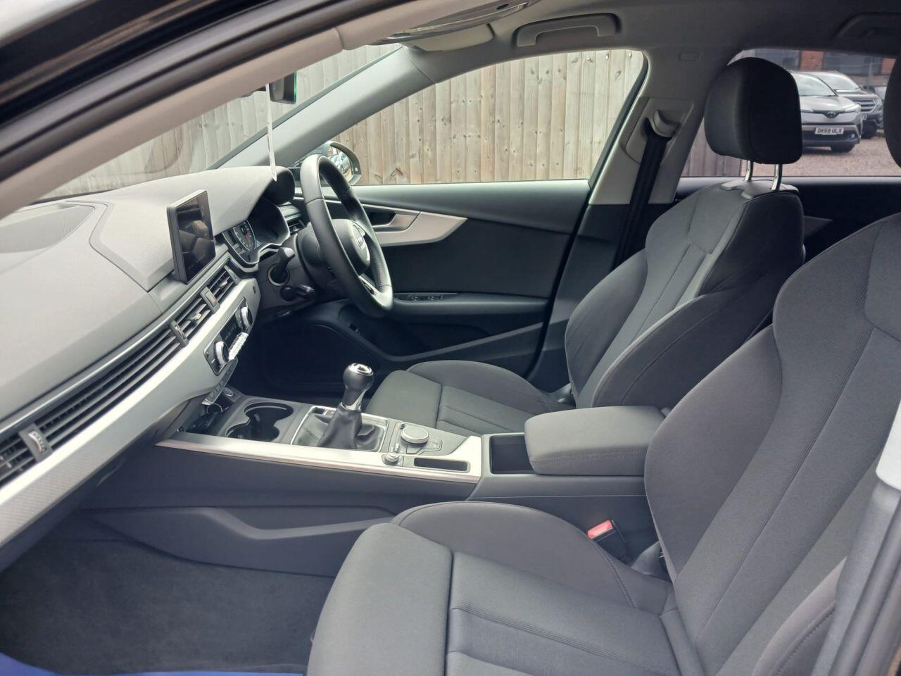 Audi A4 view 31