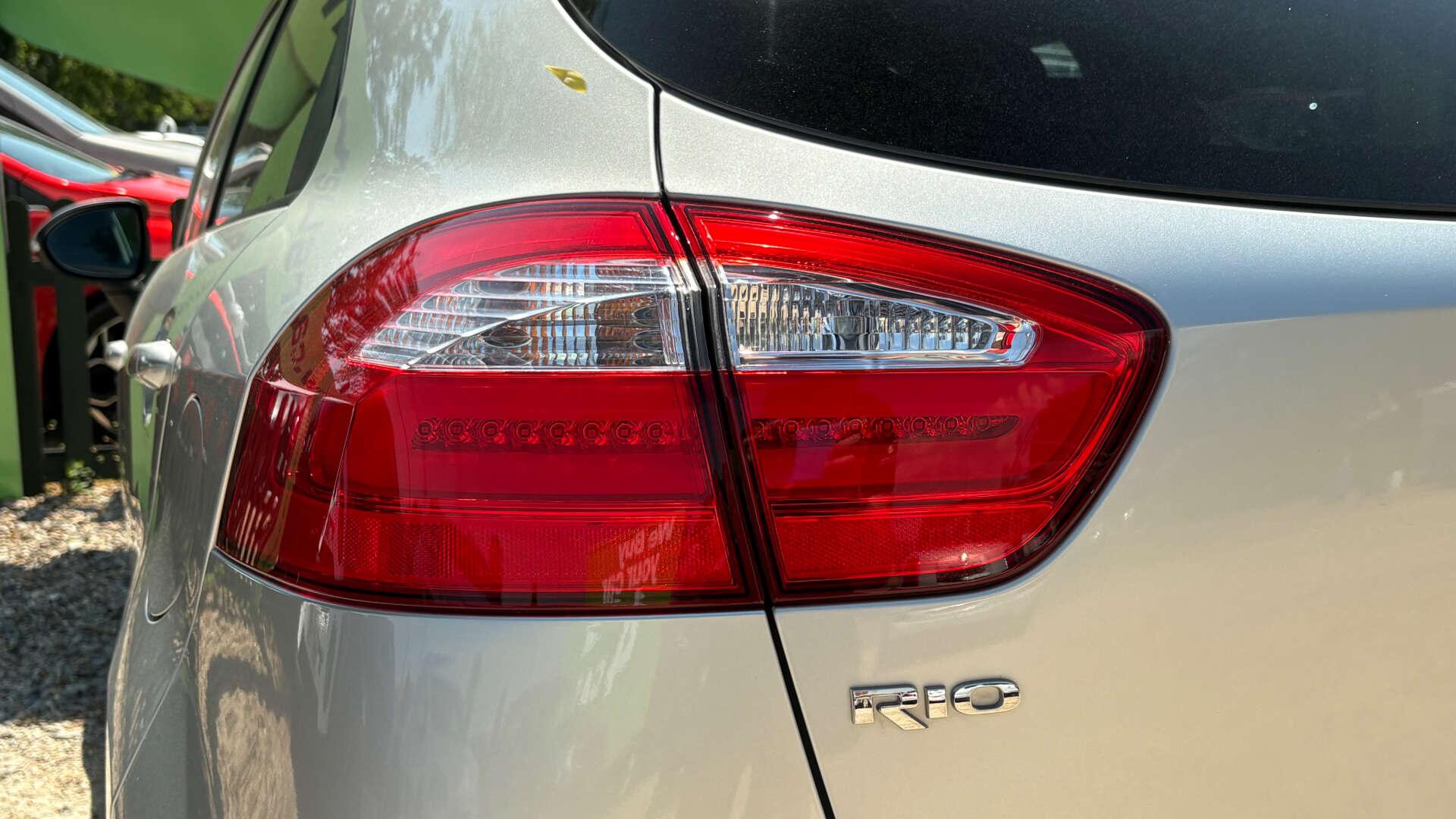 Kia Rio view 38