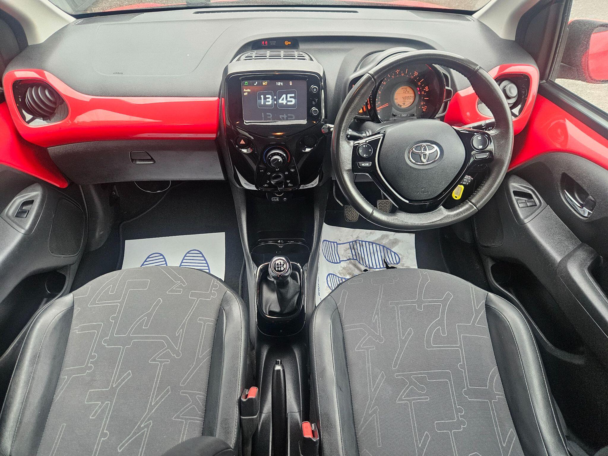 2015 Toyota AYGO image 22