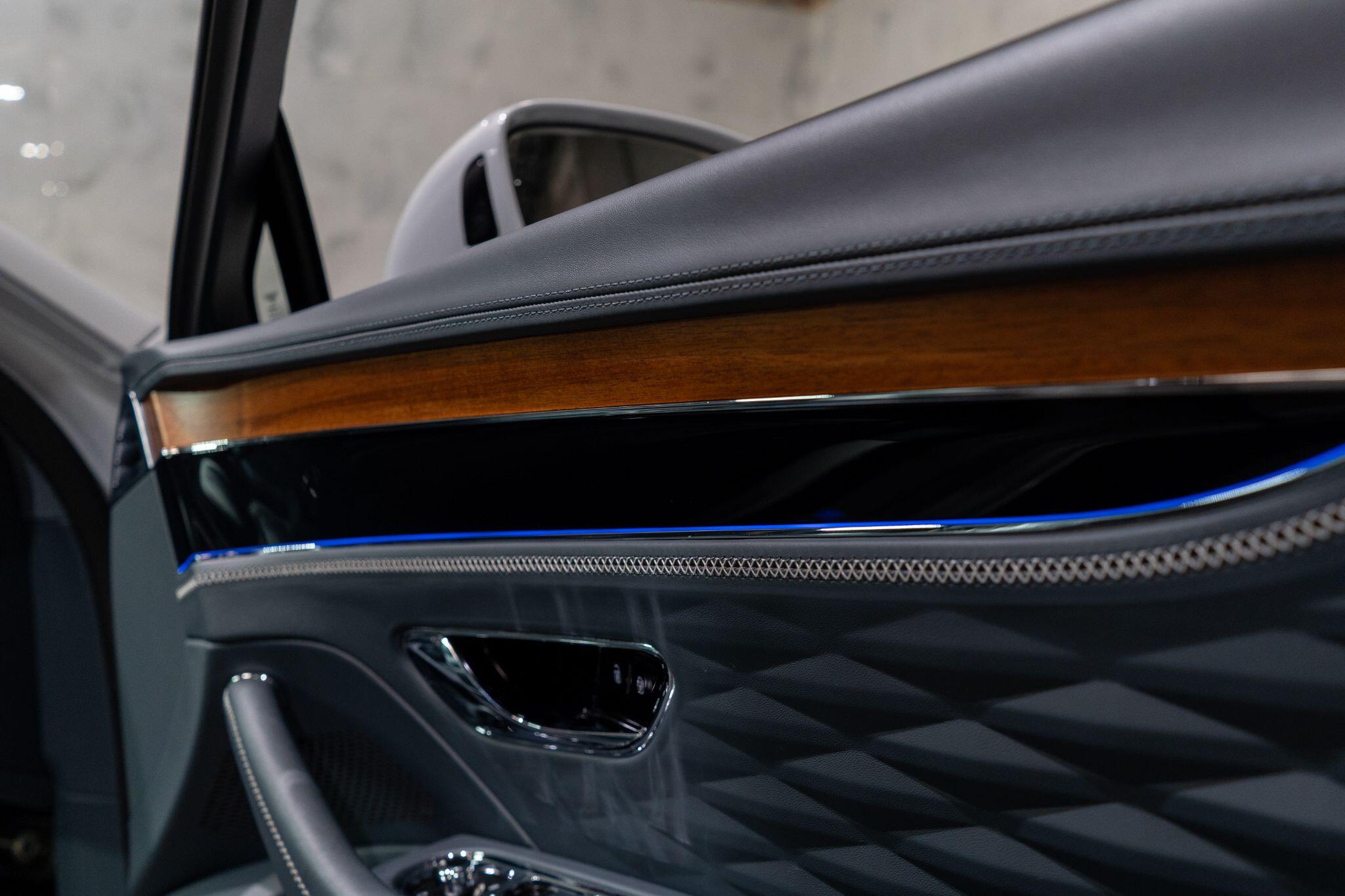 Bentley Flying Spur view 46