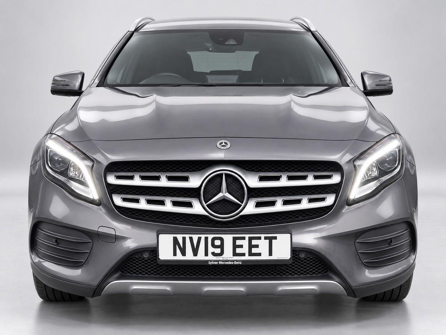 Mercedes-Benz Gla view 3