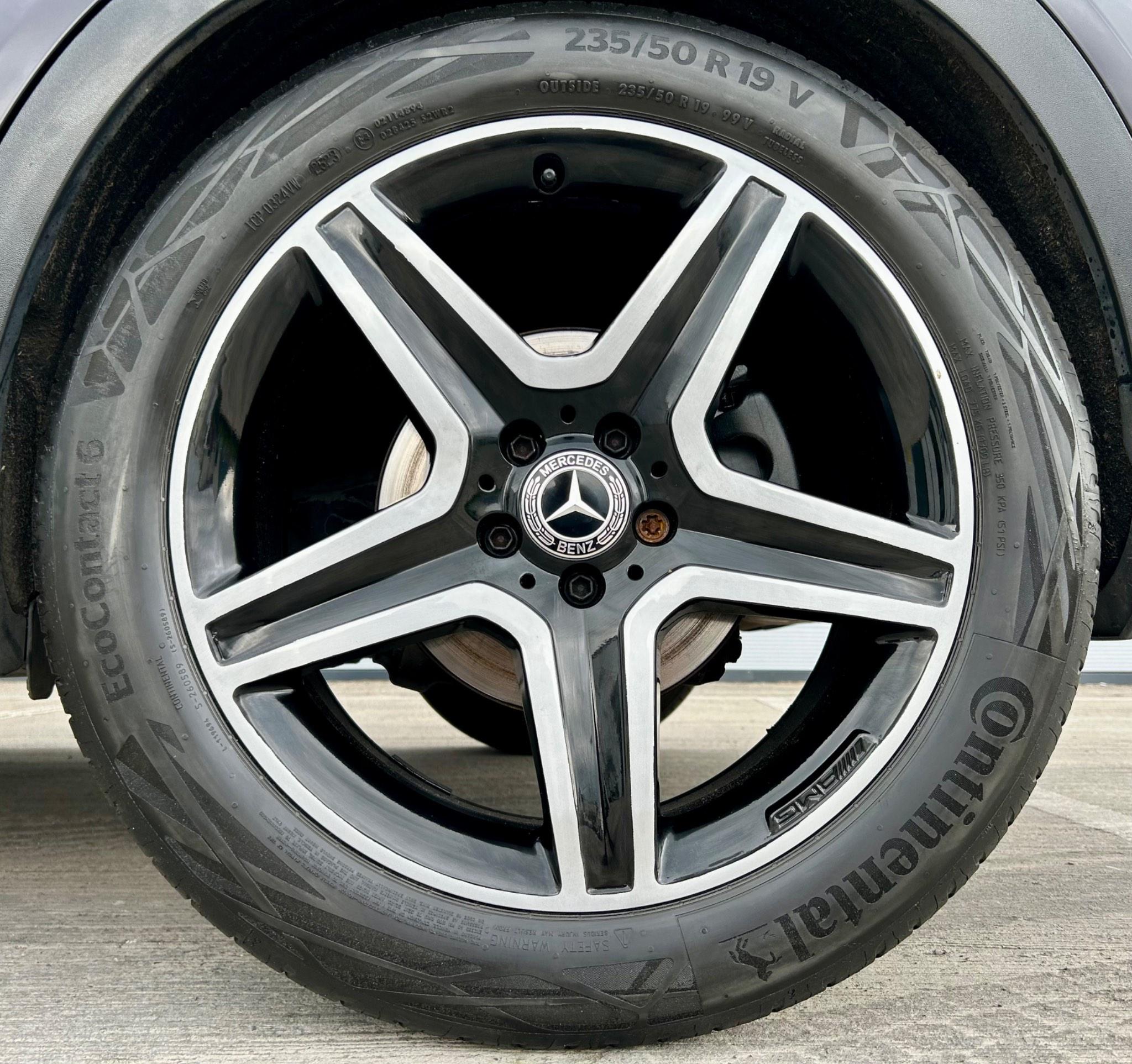 Mercedes-Benz Gla view 17