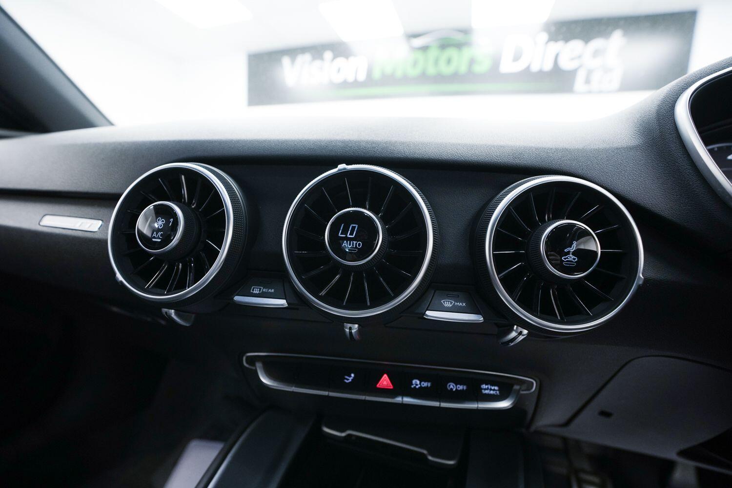 Audi TT view 16