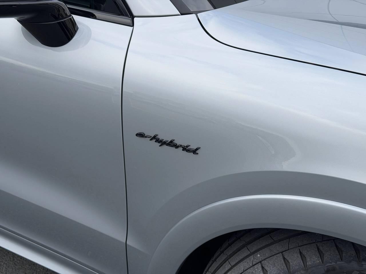 Porsche Cayenne view 10