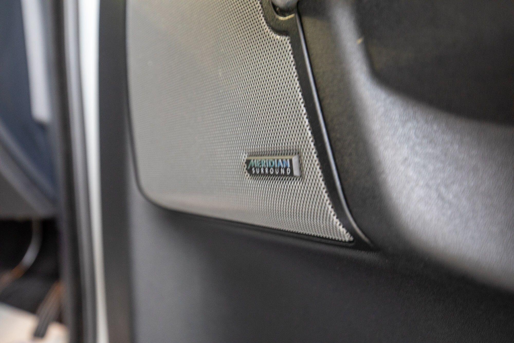 Land Rover Discovery view 18