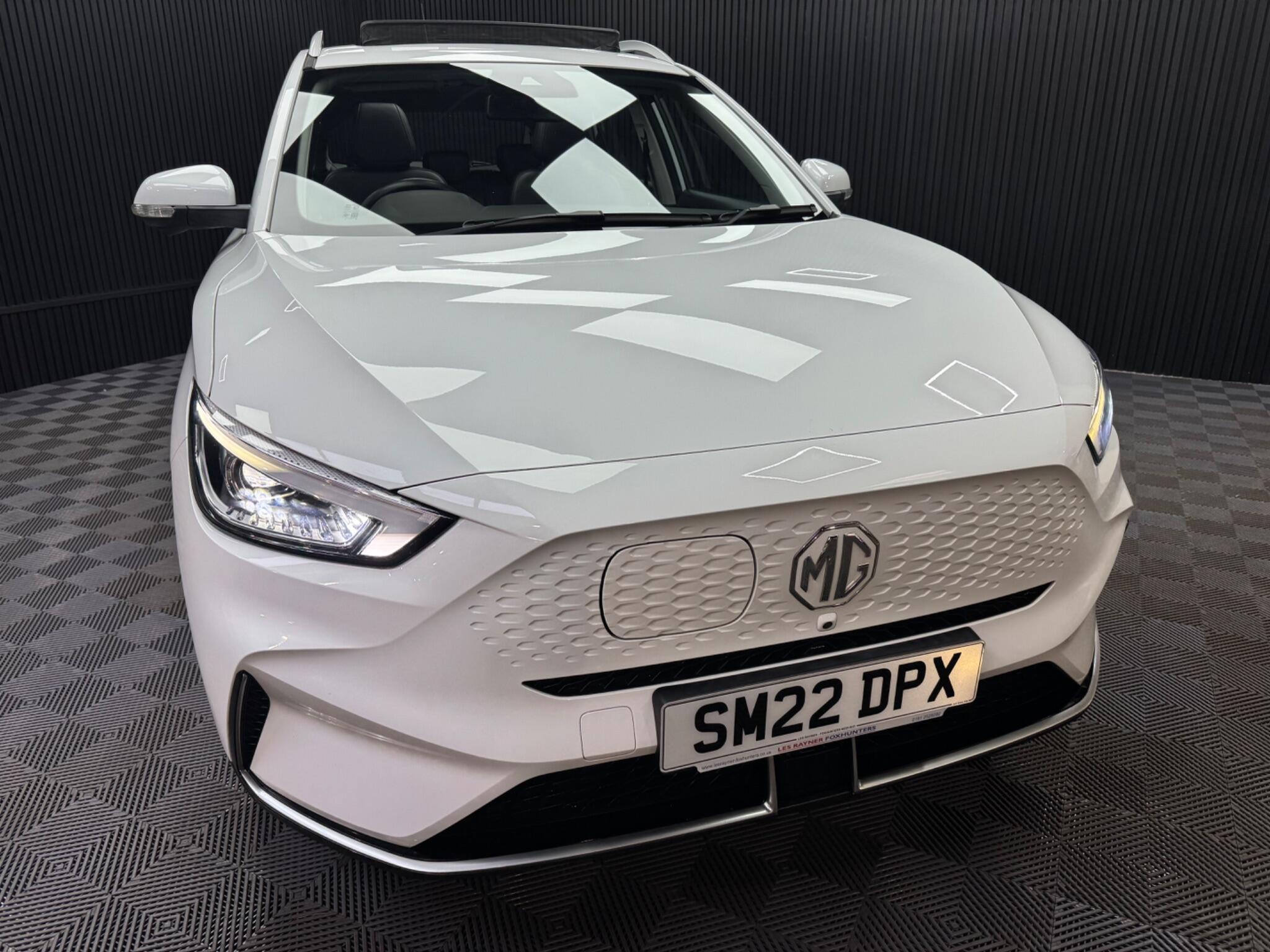 MG ZS view 14