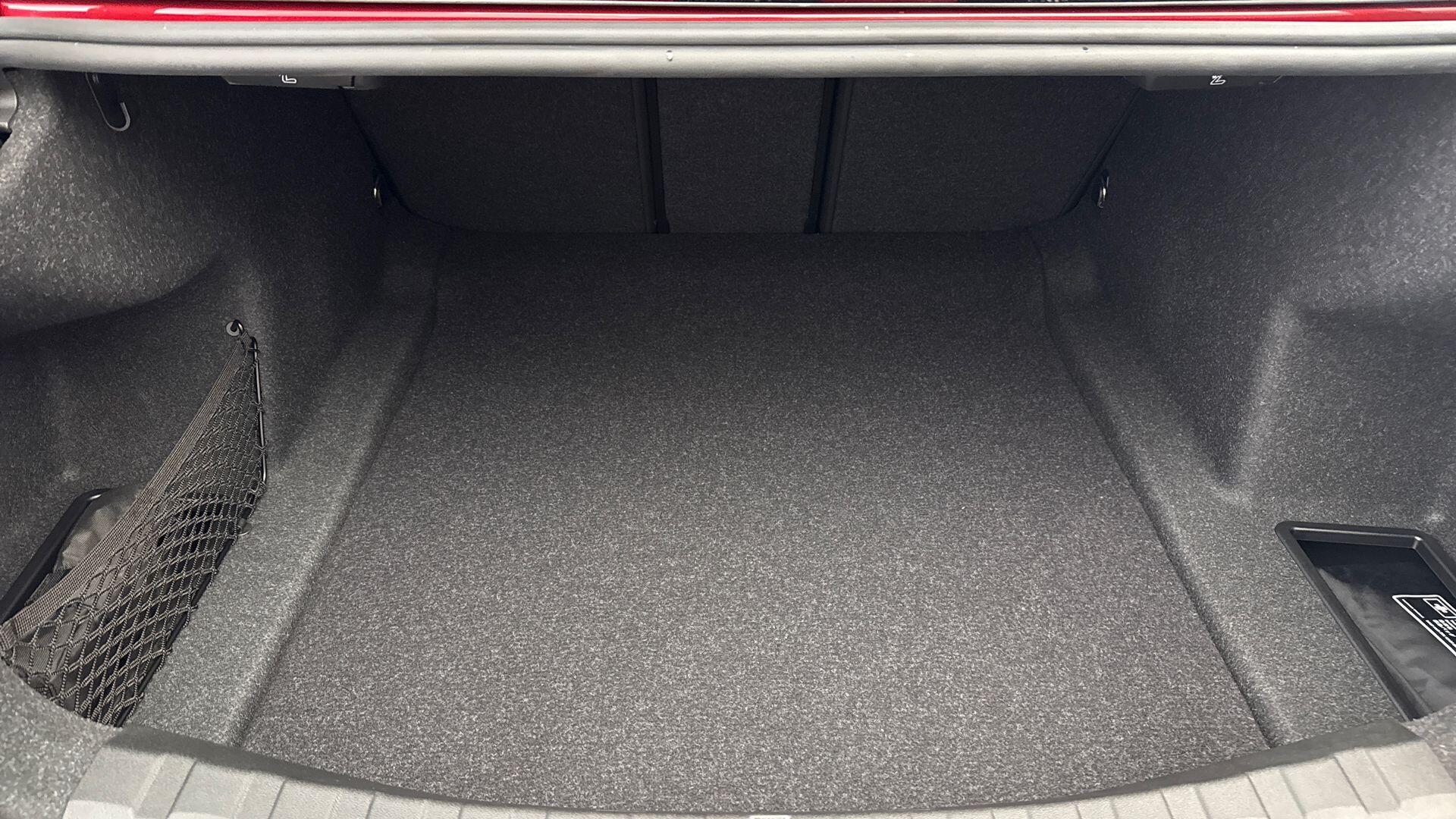 BMW 3 Series view 13