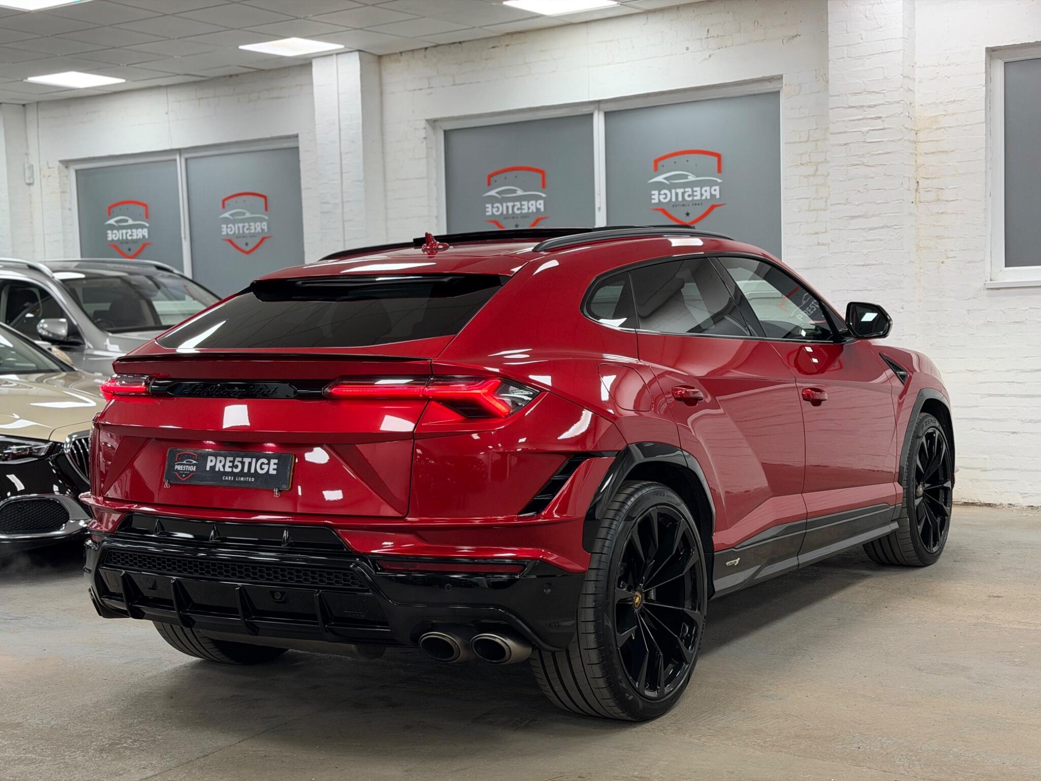 Lamborghini Urus view 11