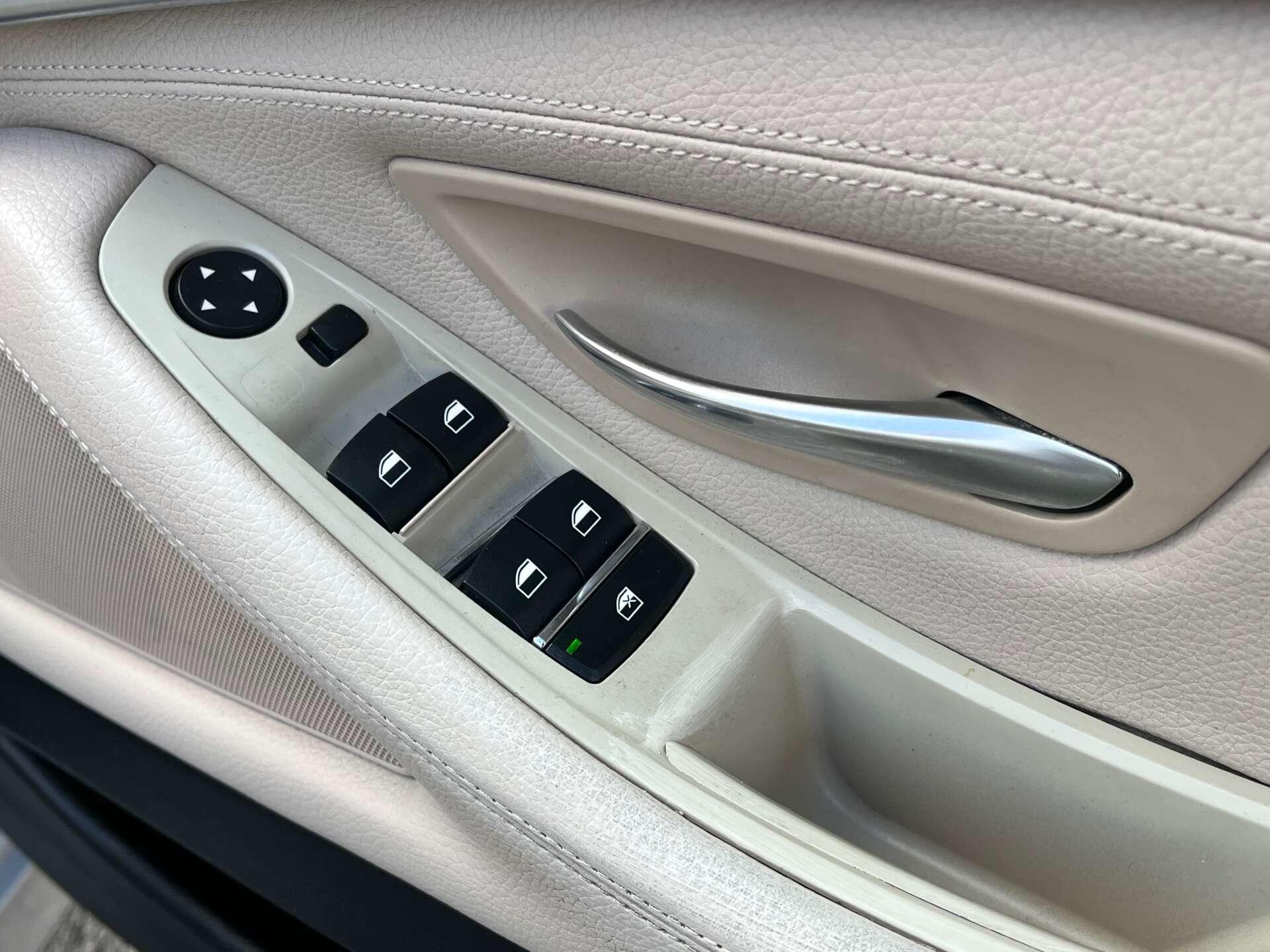 BMW 5 Series view 29