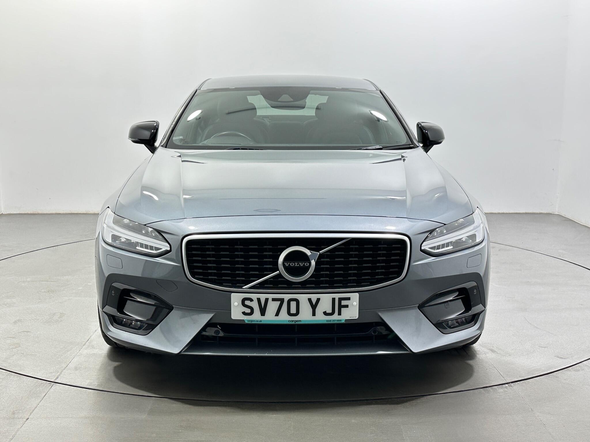 Volvo S90 view 3