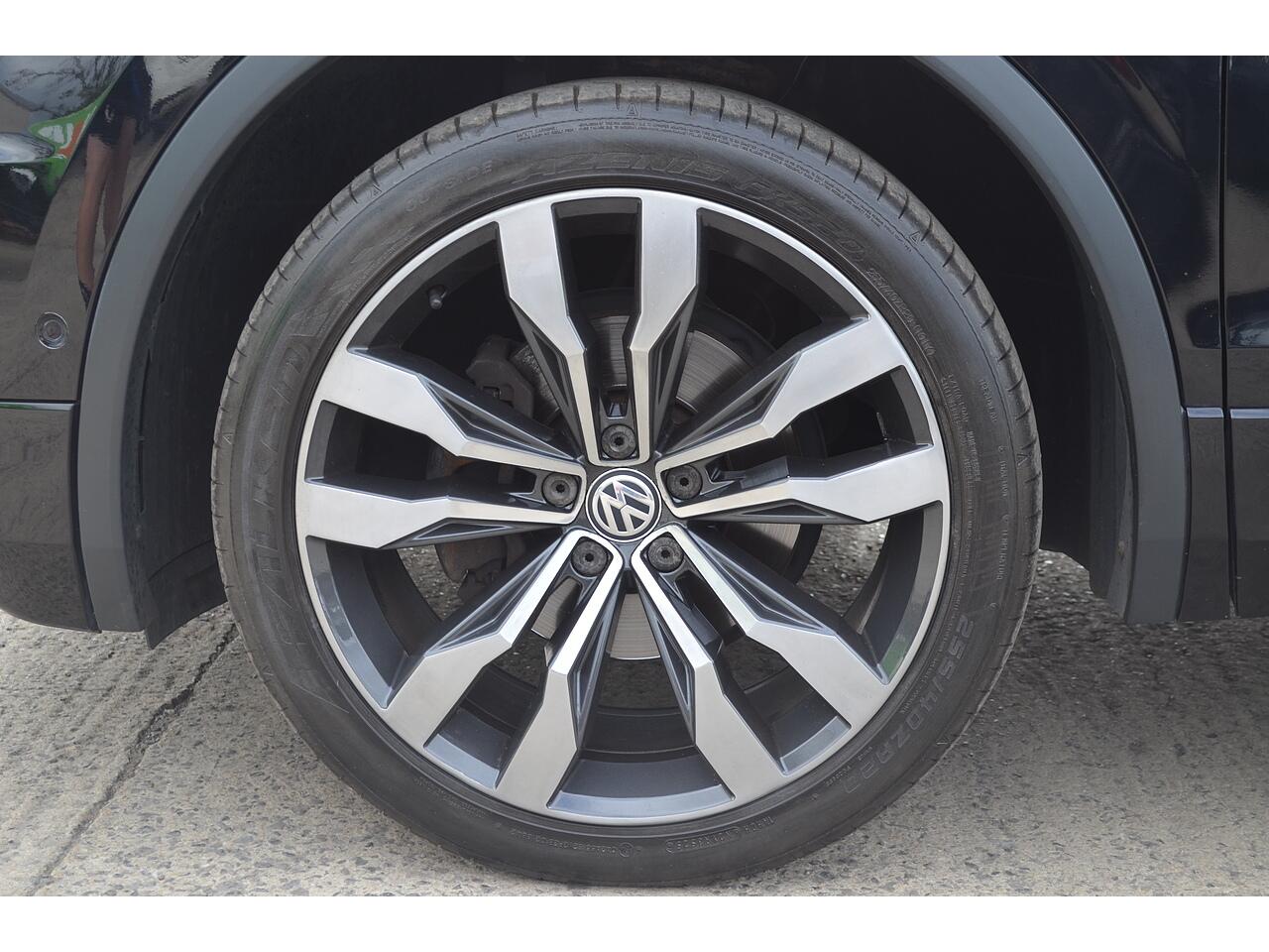 Volkswagen Tiguan Allspace view 53