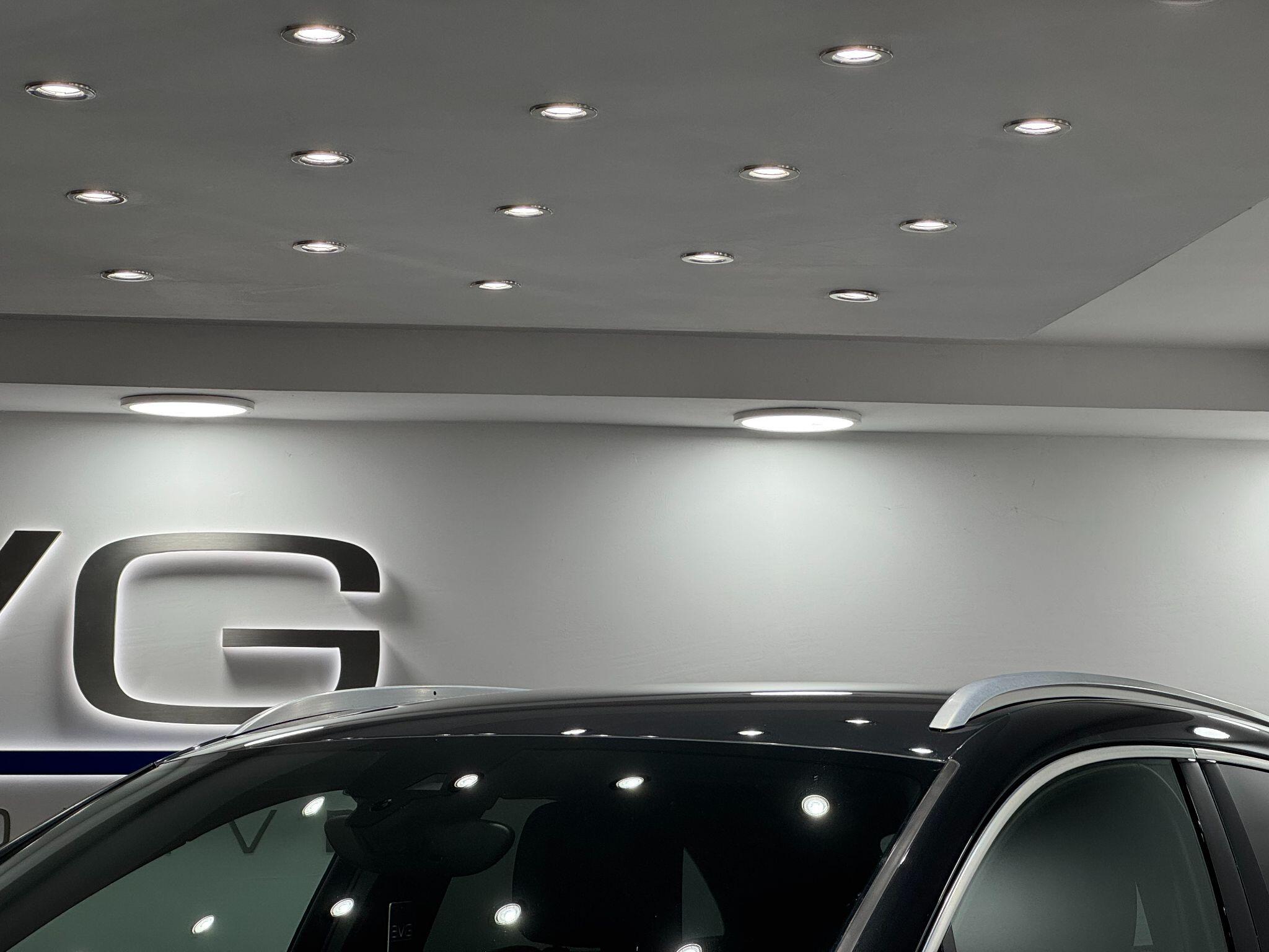 Porsche Macan view 13