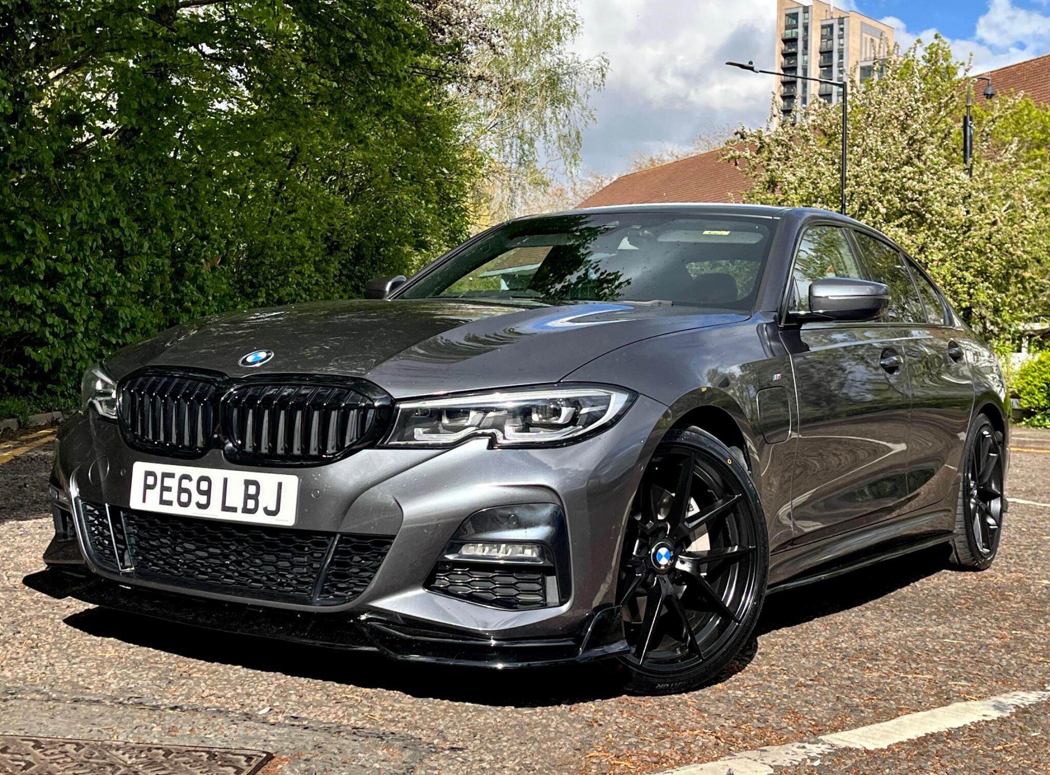 BMW 3 Series view 17
