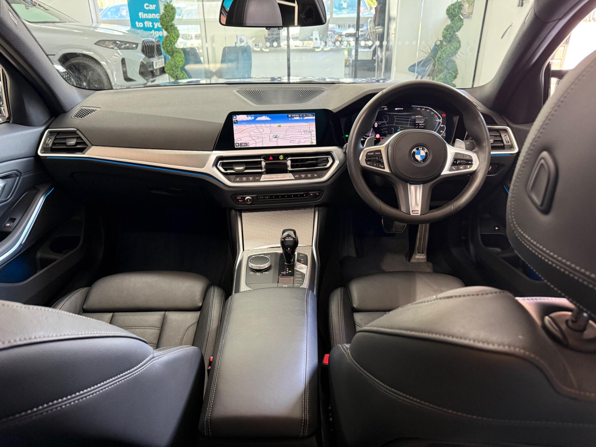 BMW 3 Series view 21