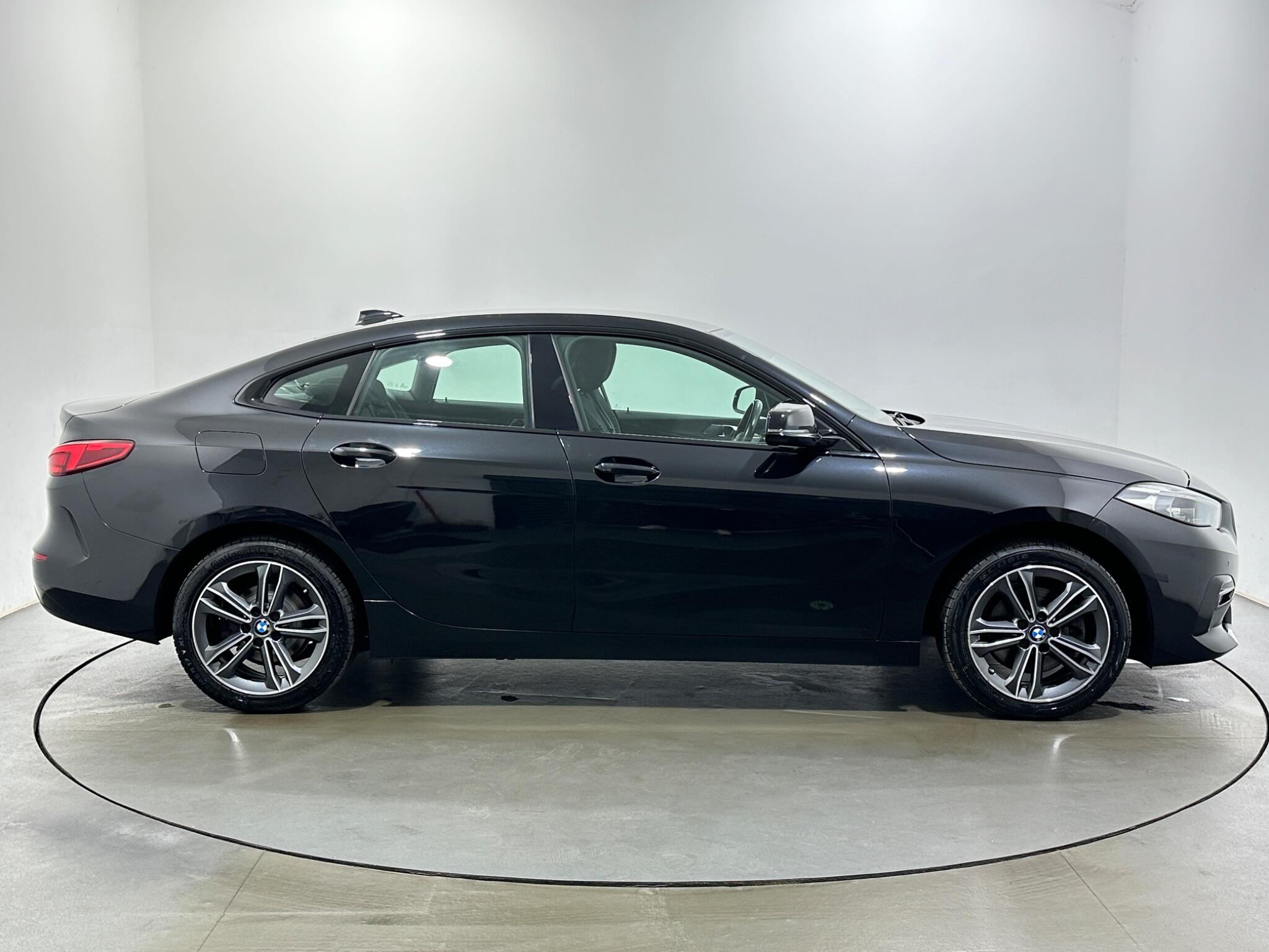 BMW 2 Series view 9