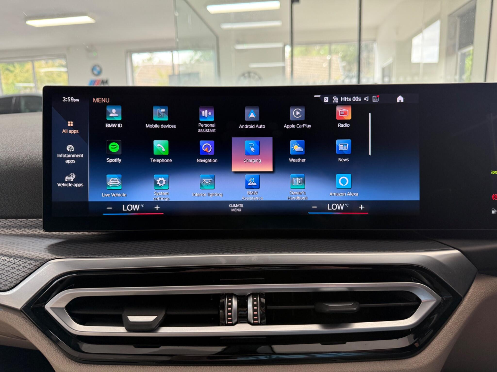 BMW 3 Series view 14