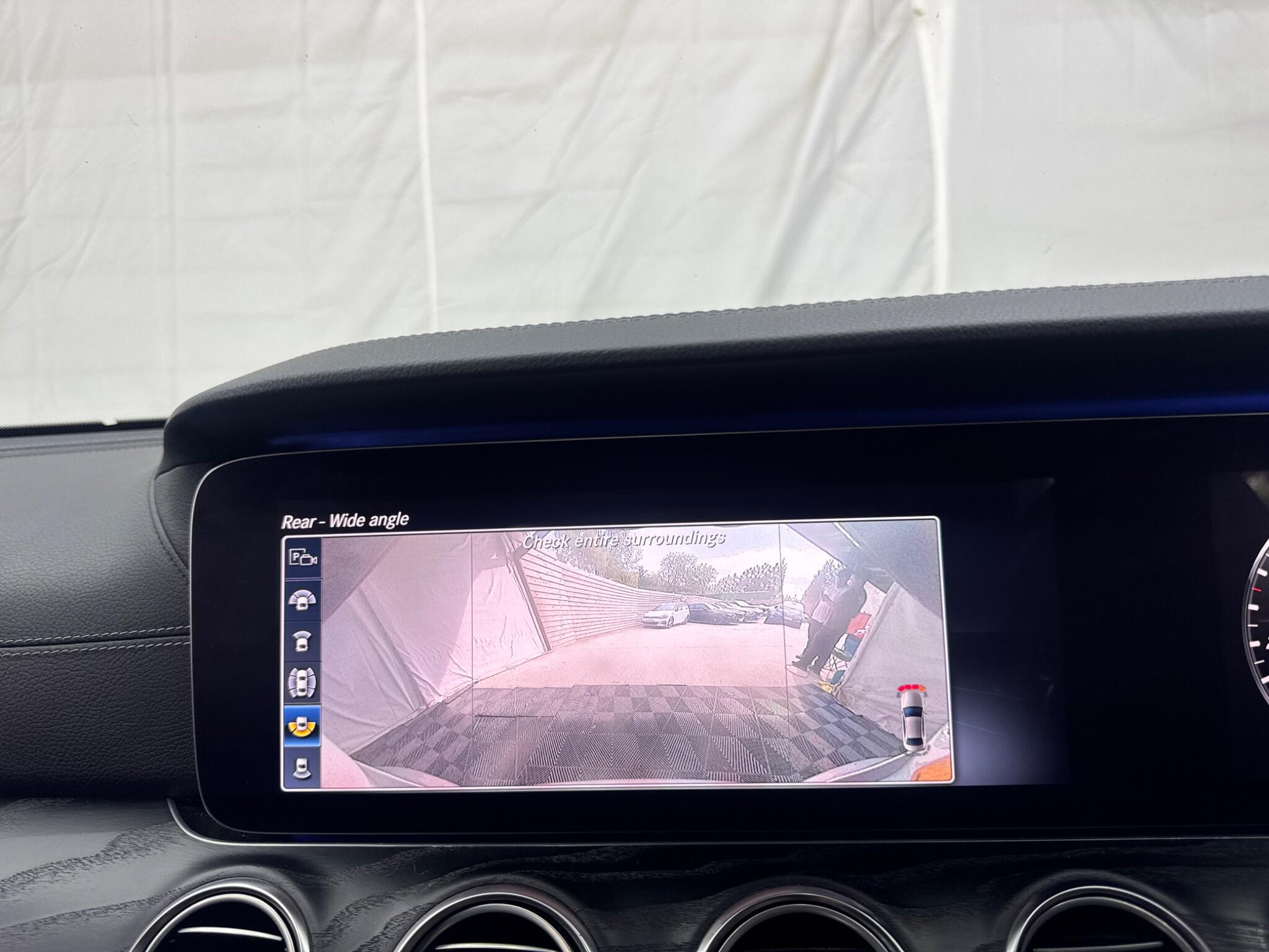 Mercedes-Benz E Class view 40